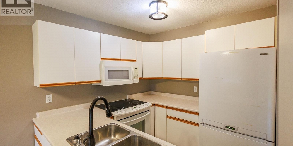 A 5115 MEDEEK AVENUE Terrace Photo 5 A 5115 MEDEEK AVENUE Terrace Photo 5